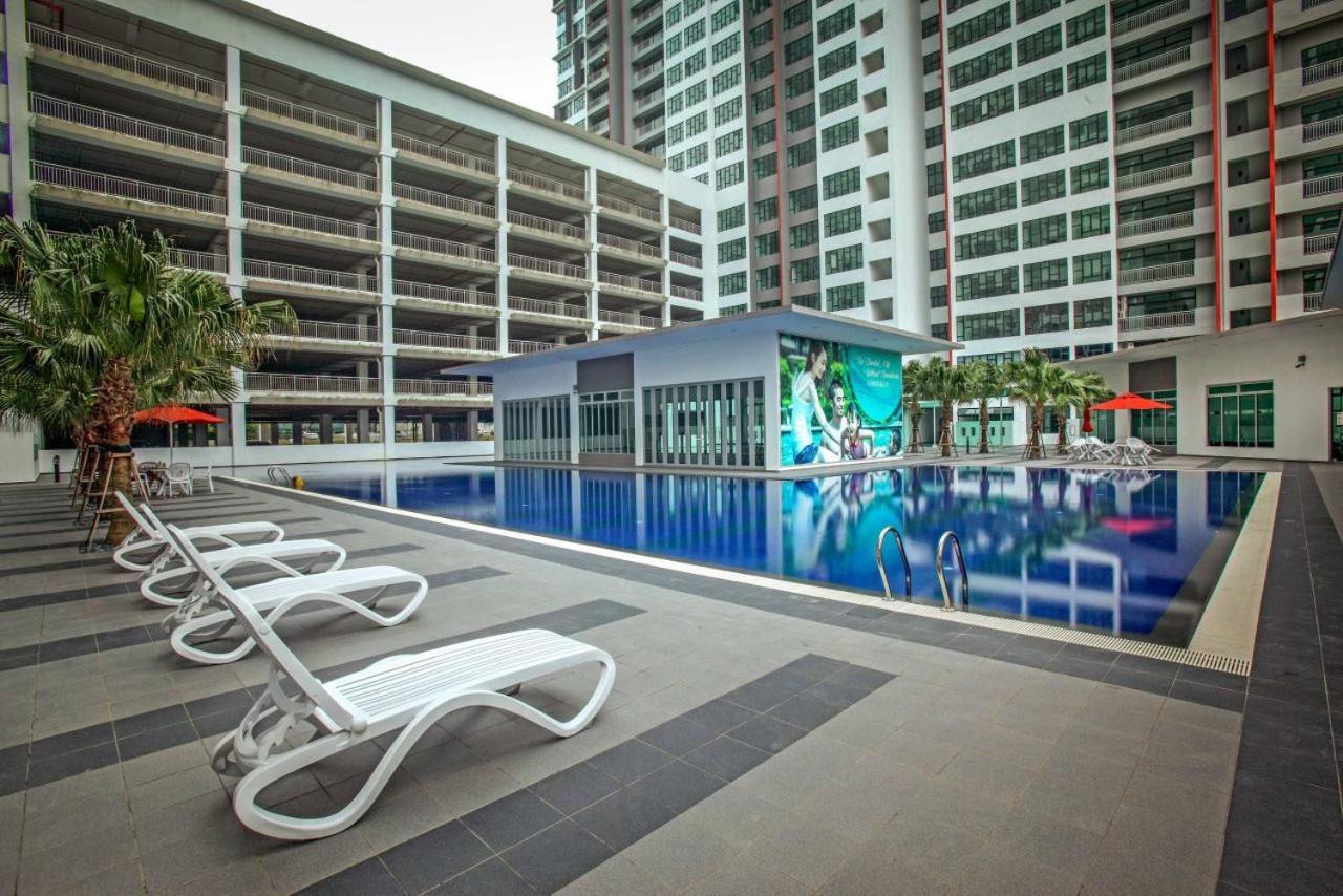 ג'והור בהרו High Floor Studio Austin Regency Mount Austin W Balcony 3 Plus 1Pax 5 Mins Aeon מראה חיצוני תמונה