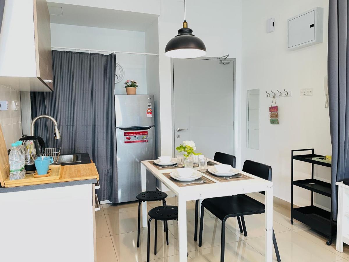 ג'והור בהרו High Floor Studio Austin Regency Mount Austin W Balcony 3 Plus 1Pax 5 Mins Aeon מראה חיצוני תמונה